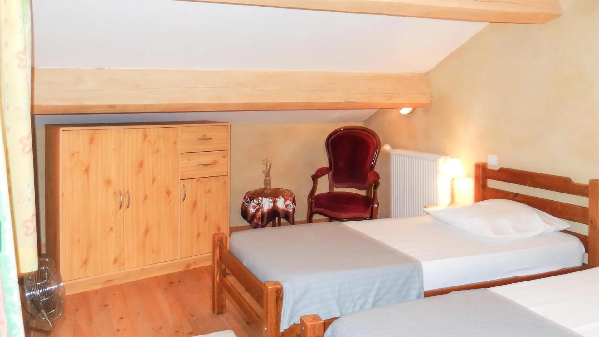 Holiday home Charmante Maison Vue Montagne Oppede
